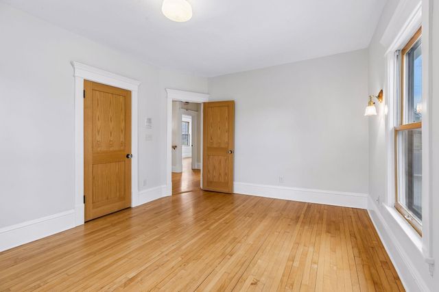 2027 Emerson Avenue S, Minneapolis, MN 55405