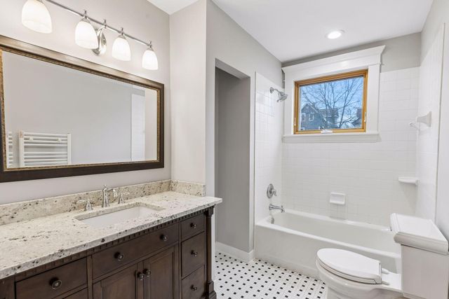 2027 Emerson Avenue S, Minneapolis, MN 55405