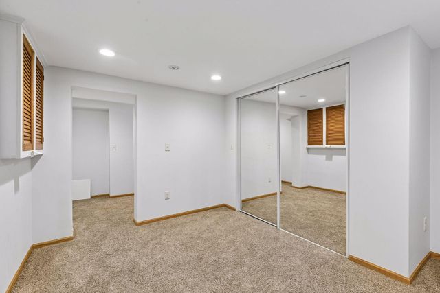 2027 Emerson Avenue S, Minneapolis, MN 55405