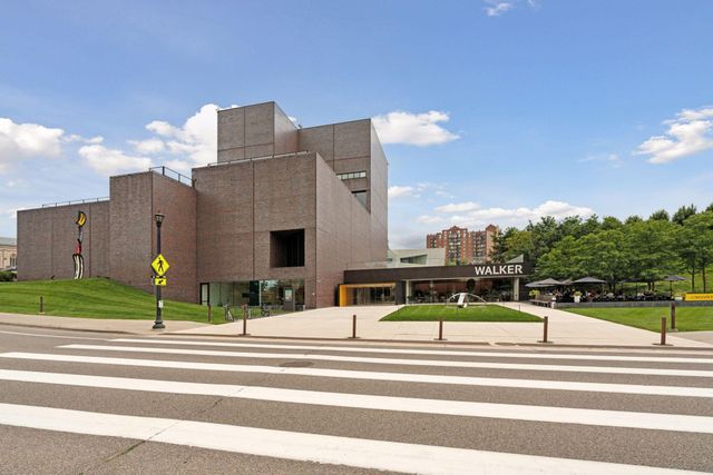 2027 Emerson Avenue S, Minneapolis, MN 55405