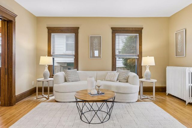 2027 Emerson Avenue S, Minneapolis, MN 55405