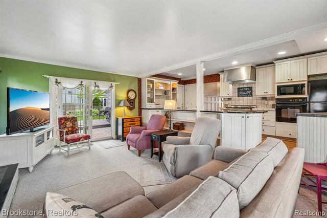 2668 Caterham Drive, Waterford, MI 48329
