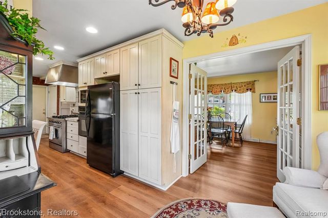 2668 Caterham Drive, Waterford, MI 48329