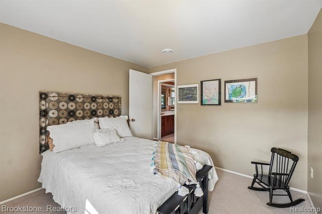 2668 Caterham Drive, Waterford, MI 48329