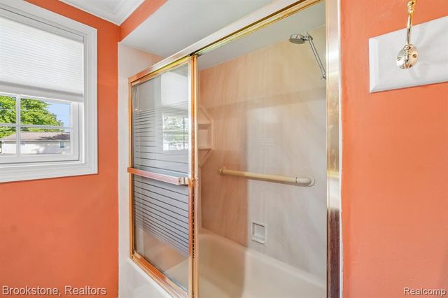 2668 Caterham Drive, Waterford, MI 48329