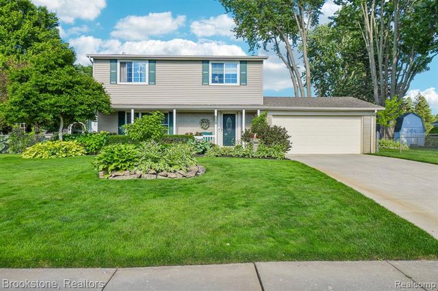 2668 Caterham Drive, Waterford, MI 48329