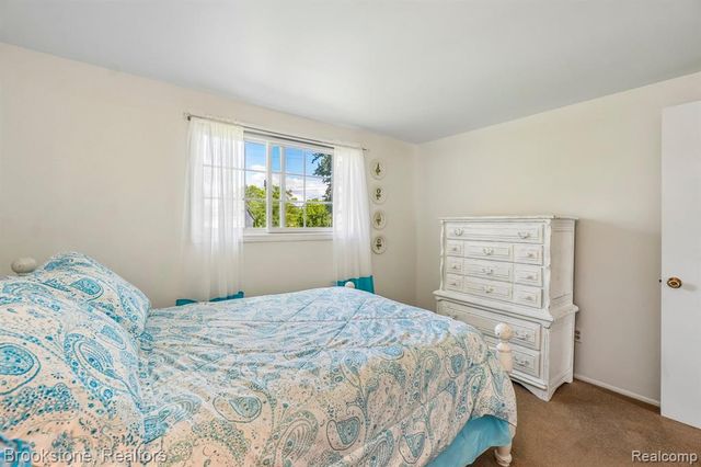 2668 Caterham Drive, Waterford, MI 48329