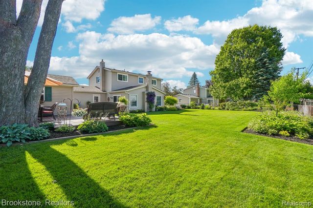 2668 Caterham Drive, Waterford, MI 48329