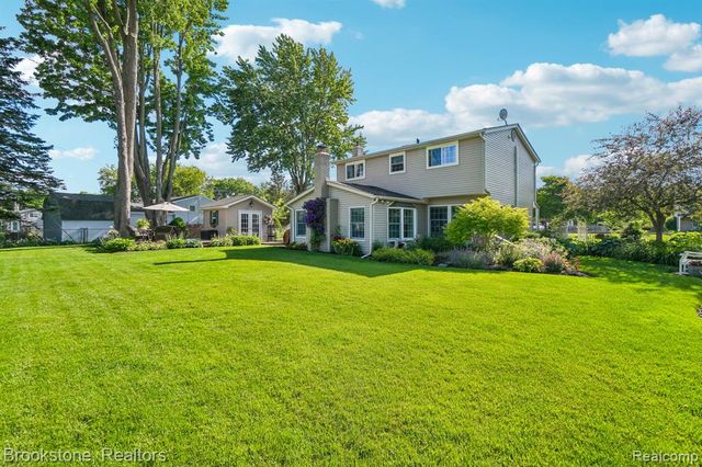 2668 Caterham Drive, Waterford, MI 48329