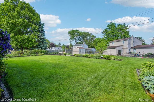 2668 Caterham Drive, Waterford, MI 48329