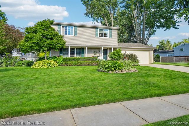 2668 Caterham Drive, Waterford, MI 48329
