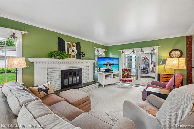 2668 Caterham Drive, Waterford, MI 48329