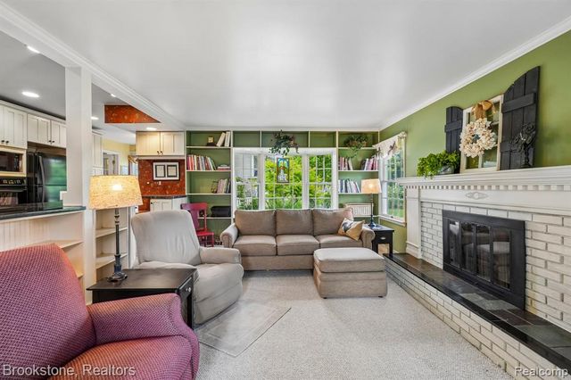 2668 Caterham Drive, Waterford, MI 48329