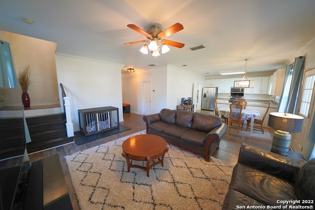 136 Earhart Ln, Cibolo, TX 78108