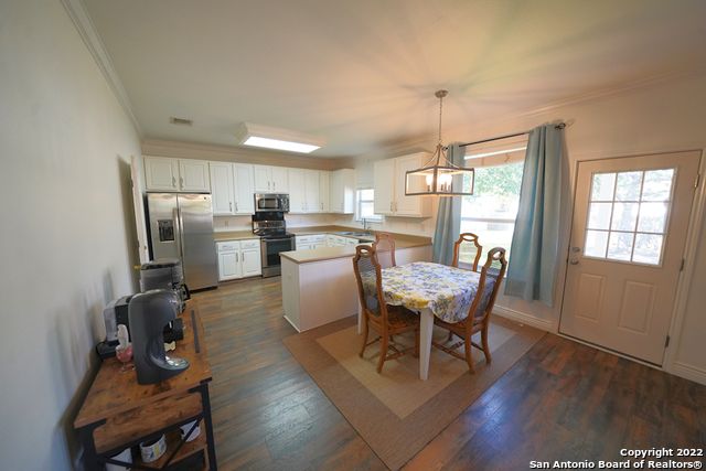 136 Earhart Ln, Cibolo, TX 78108