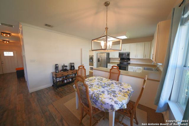 136 Earhart Ln, Cibolo, TX 78108
