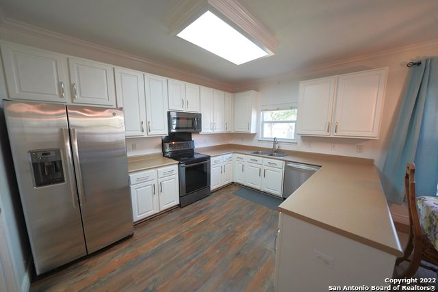 136 Earhart Ln, Cibolo, TX 78108
