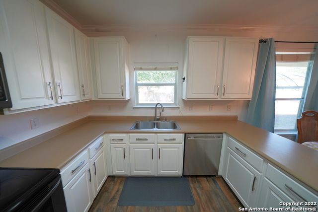 136 Earhart Ln, Cibolo, TX 78108