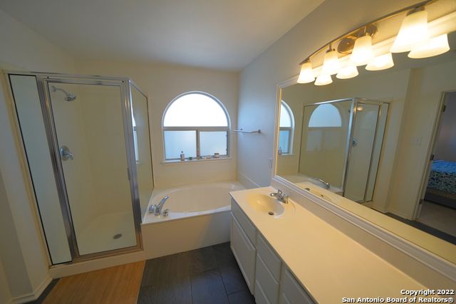 136 Earhart Ln, Cibolo, TX 78108