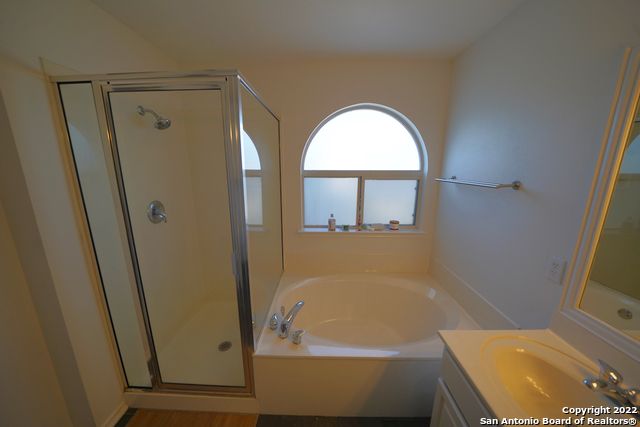 136 Earhart Ln, Cibolo, TX 78108