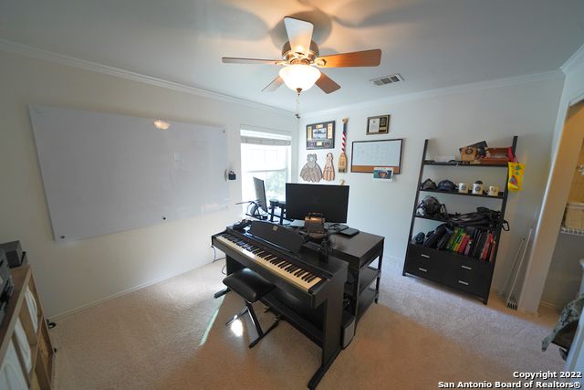 136 Earhart Ln, Cibolo, TX 78108