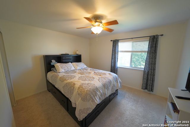 136 Earhart Ln, Cibolo, TX 78108
