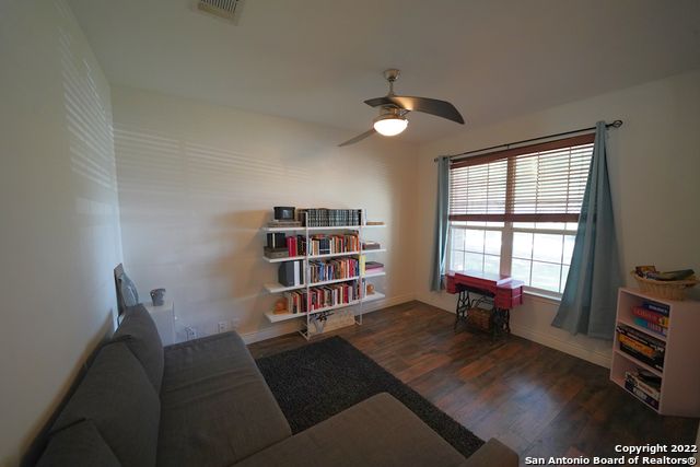 136 Earhart Ln, Cibolo, TX 78108