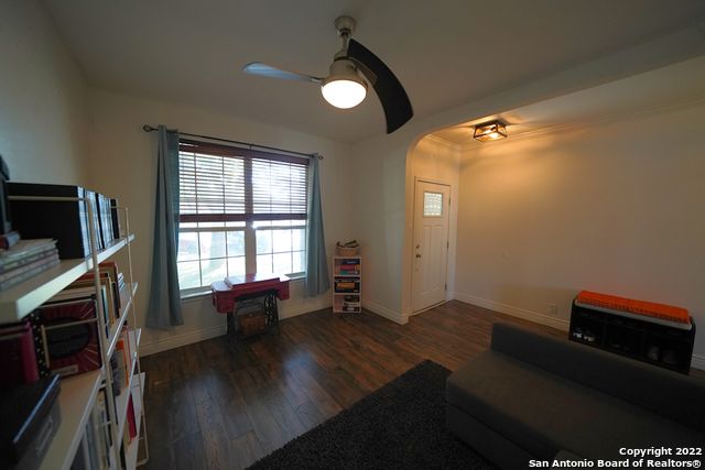136 Earhart Ln, Cibolo, TX 78108