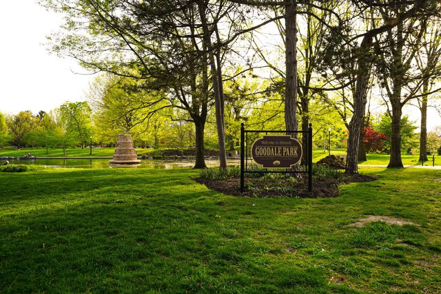 217 W Hubbard Avenue, Columbus, OH 43215