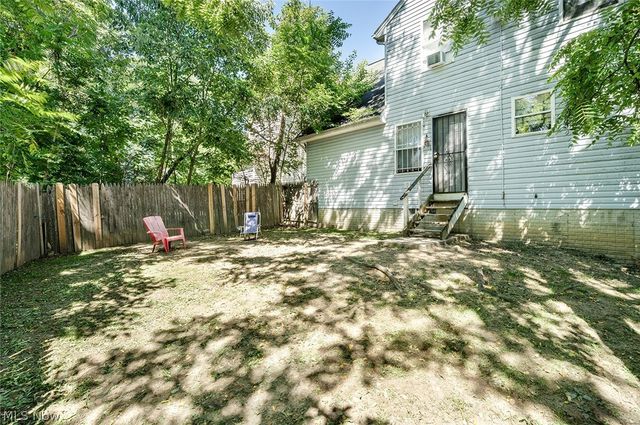 1724 Overland Avenue, Youngstown, OH 44511