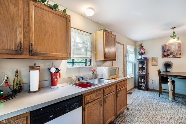 1724 Overland Avenue, Youngstown, OH 44511