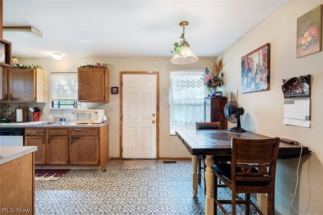 1724 Overland Avenue, Youngstown, OH 44511