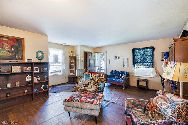 1724 Overland Avenue, Youngstown, OH 44511