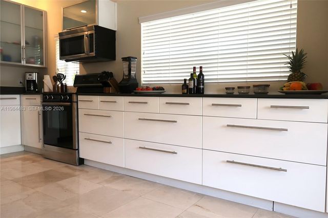 929 Michigan Ave 3, Miami Beach, FL 33139