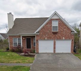 1298 Bending Creek Dr, Antioch, TN 37013