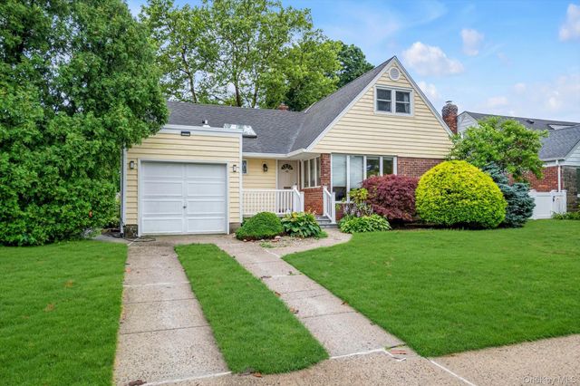 46 Patton Boulevard, New Hyde Park, NY 11040