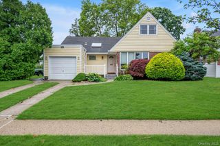 46 Patton Boulevard, New Hyde Park, NY 11040