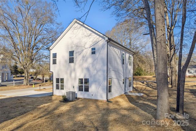 400 S Spargo Street, Dallas, NC 28001