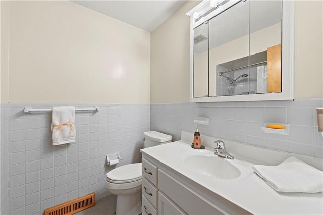 1628 Magnolia Avenue, Liberty, MO 64068