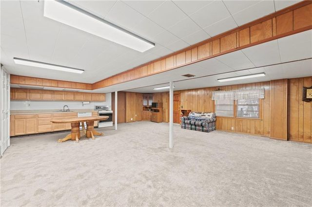 1628 Magnolia Avenue, Liberty, MO 64068