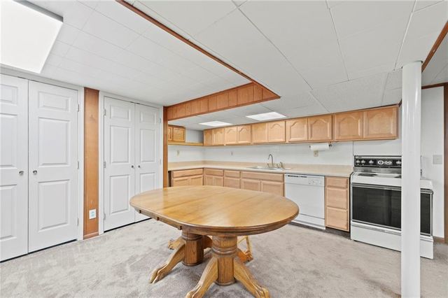 1628 Magnolia Avenue, Liberty, MO 64068