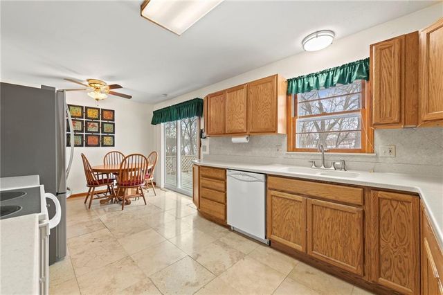 1628 Magnolia Avenue, Liberty, MO 64068