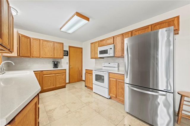 1628 Magnolia Avenue, Liberty, MO 64068