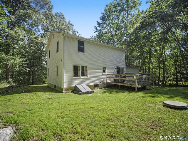 2 Wood Ridge Hills Road, Old Lyme, CT 06371