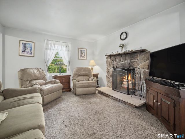 2 Wood Ridge Hills Road, Old Lyme, CT 06371
