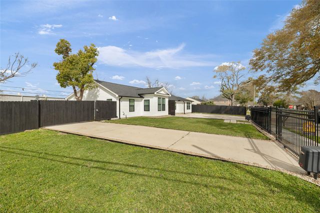 6004 Bois D Arc Street, Houston, TX 77087