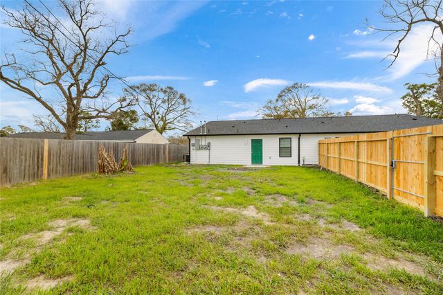 6004 Bois D Arc Street, Houston, TX 77087