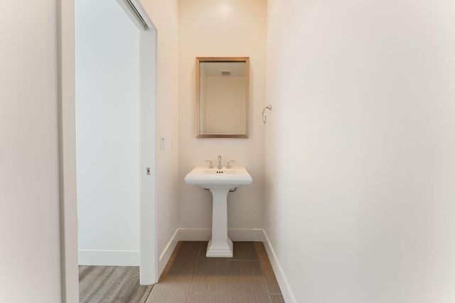 1010 Alkali Ln, Sacramento, CA 95814