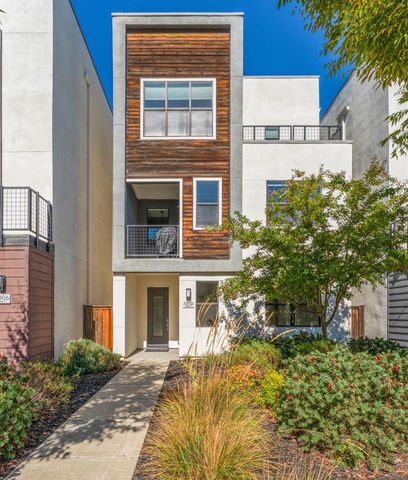 1010 Alkali Ln, Sacramento, CA 95814