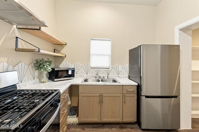 1629 N 17TH Avenue, Phoenix, AZ 85007